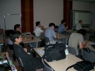 L쐳rɂuwԔ\͂IɔԃR~jP[Vc[̌EJx